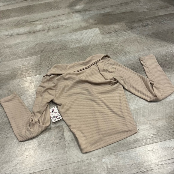 Beige long sleeve 3/4 zip up size small NWT - Picture 5 of 5